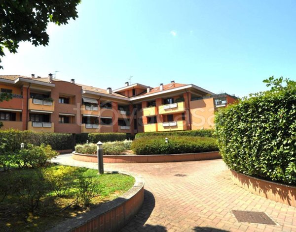 appartamento in vendita a Vermezzo con Zelo in zona Zelo Surrigone