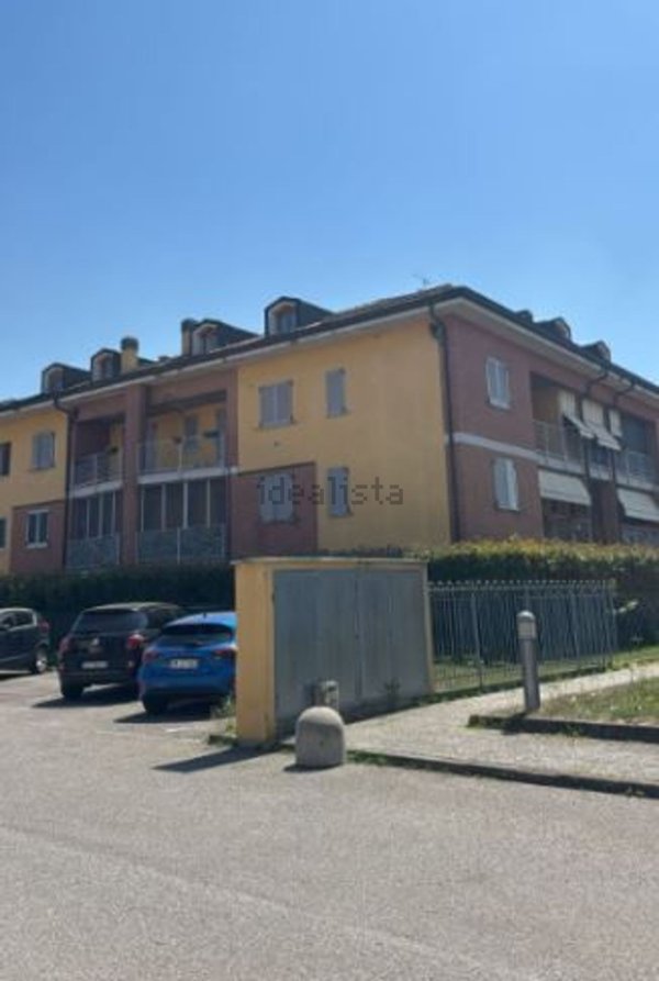 appartamento in vendita a Vermezzo con Zelo in zona Zelo Surrigone