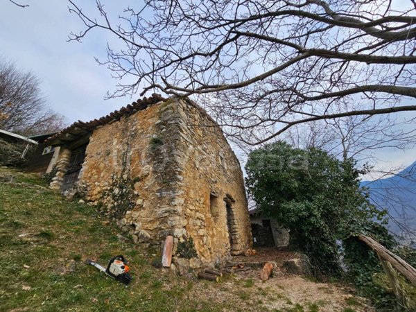 casa indipendente in vendita ad Adrara San Martino