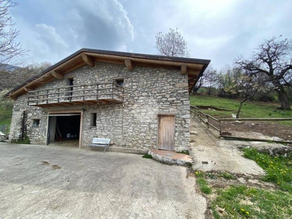 appartamento in vendita ad Adrara San Martino