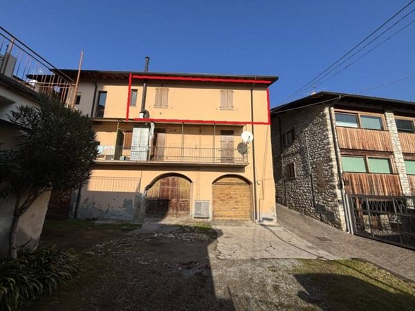 appartamento in vendita ad Adrara San Martino