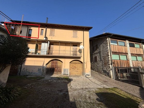 appartamento in vendita ad Adrara San Martino