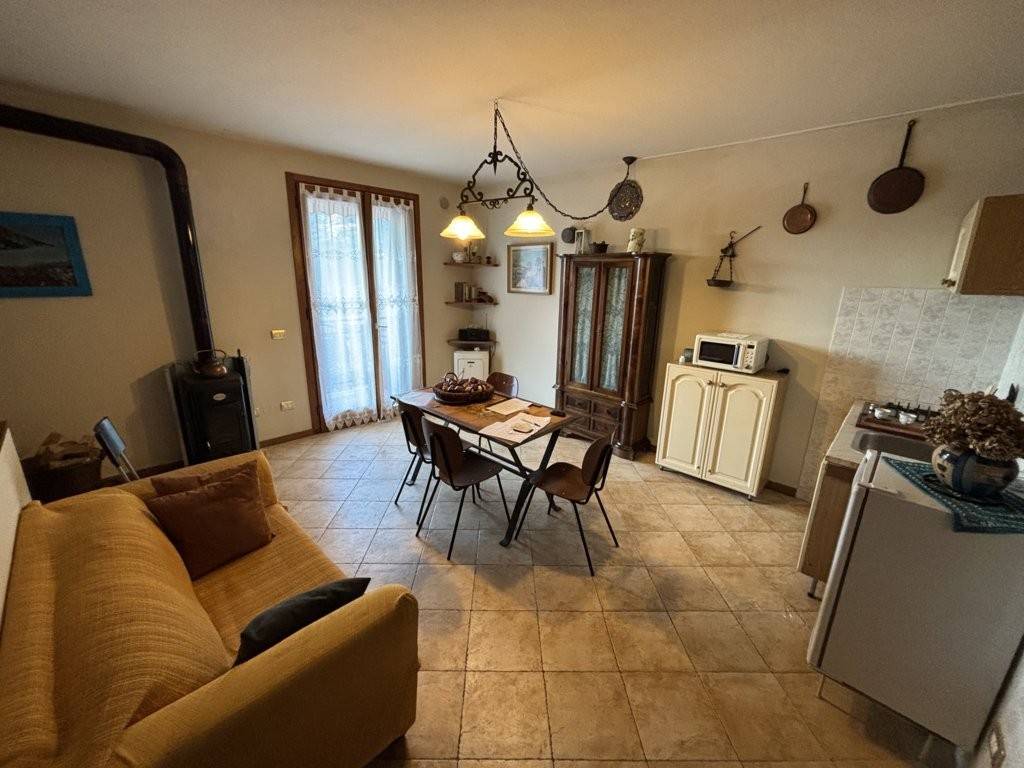 appartamento in vendita ad Adrara San Martino
