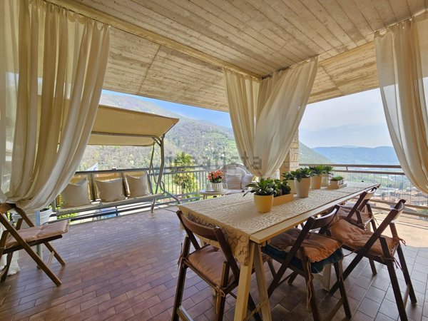 casa indipendente in vendita ad Adrara San Martino