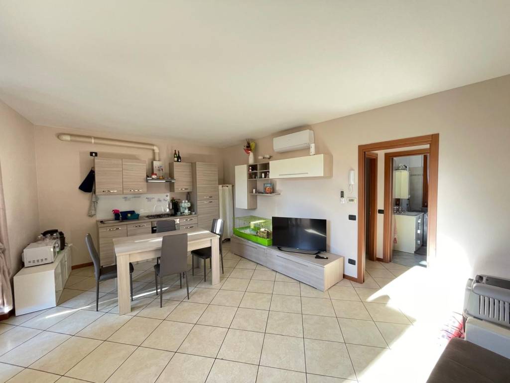 appartamento in vendita ad Adrara San Martino