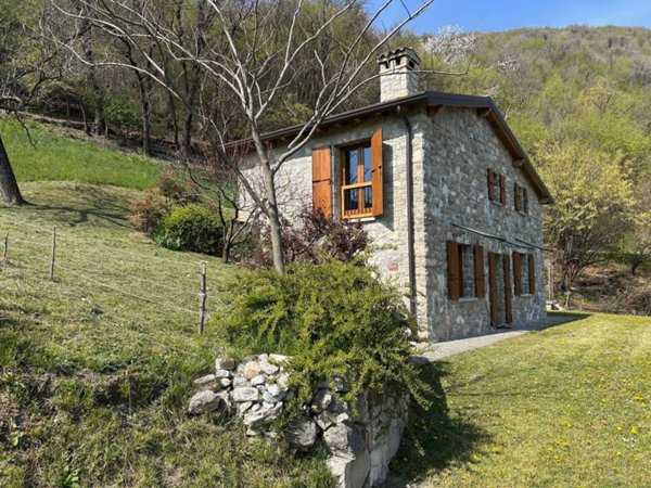 appartamento in vendita ad Adrara San Martino