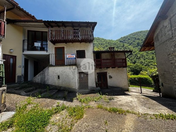 appartamento in vendita ad Adrara San Martino