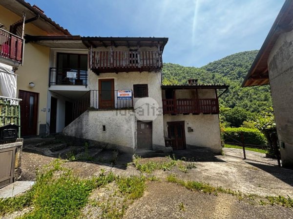 appartamento in vendita ad Adrara San Martino