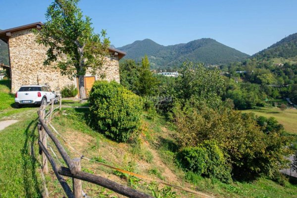 appartamento in vendita ad Adrara San Martino