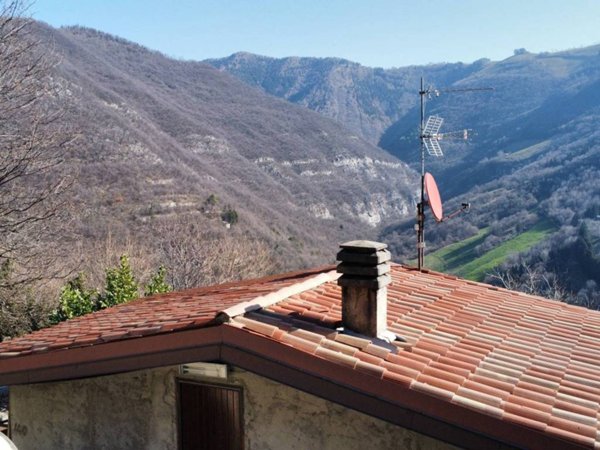 casa indipendente in vendita ad Adrara San Martino