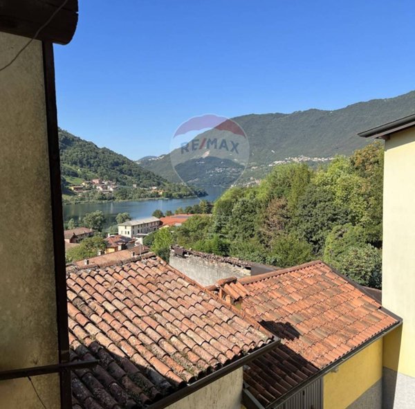 casa indipendente in vendita ad Adrara San Martino