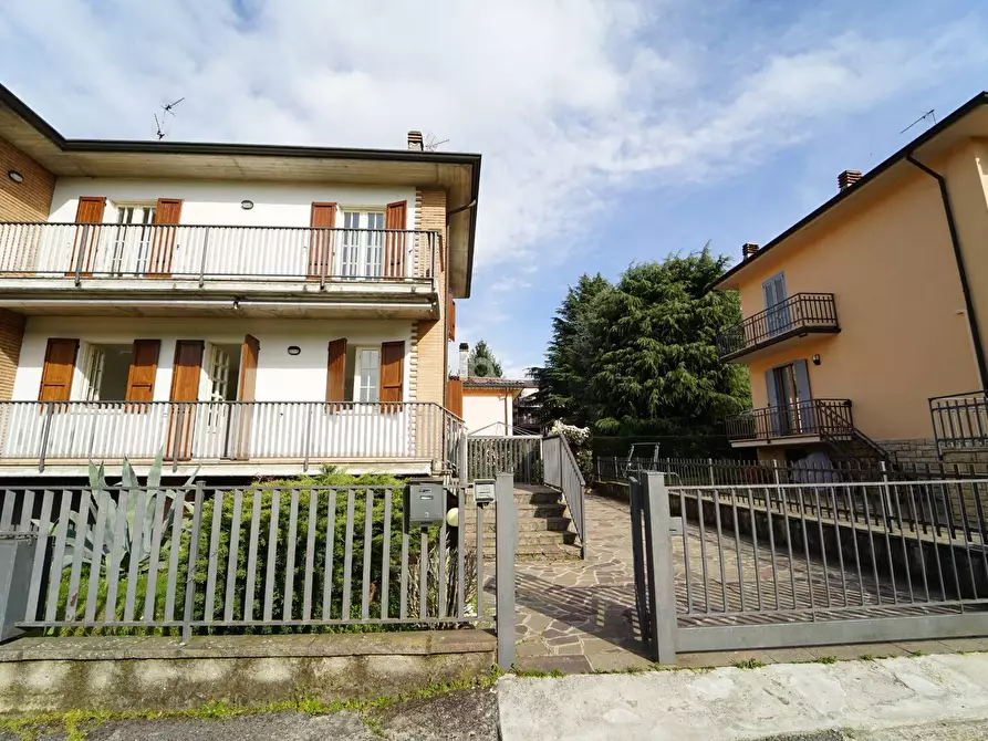 casa indipendente in vendita ad Adrara San Martino
