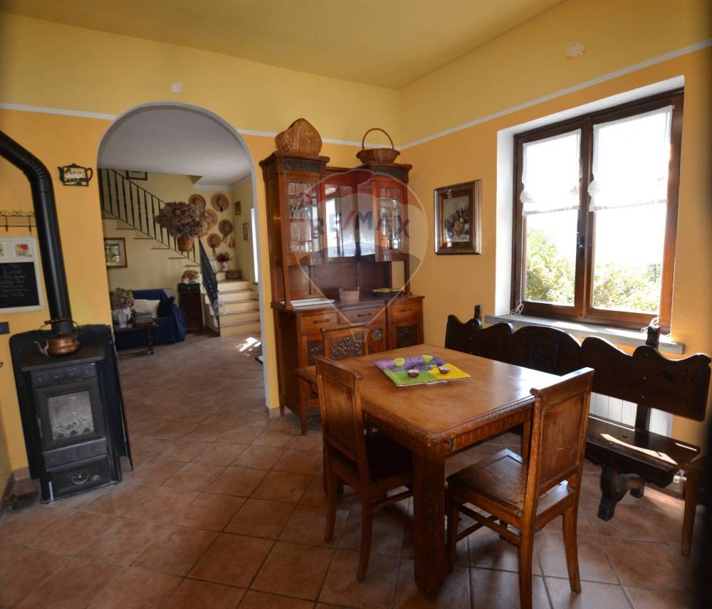 casa indipendente in vendita ad Adrara San Martino