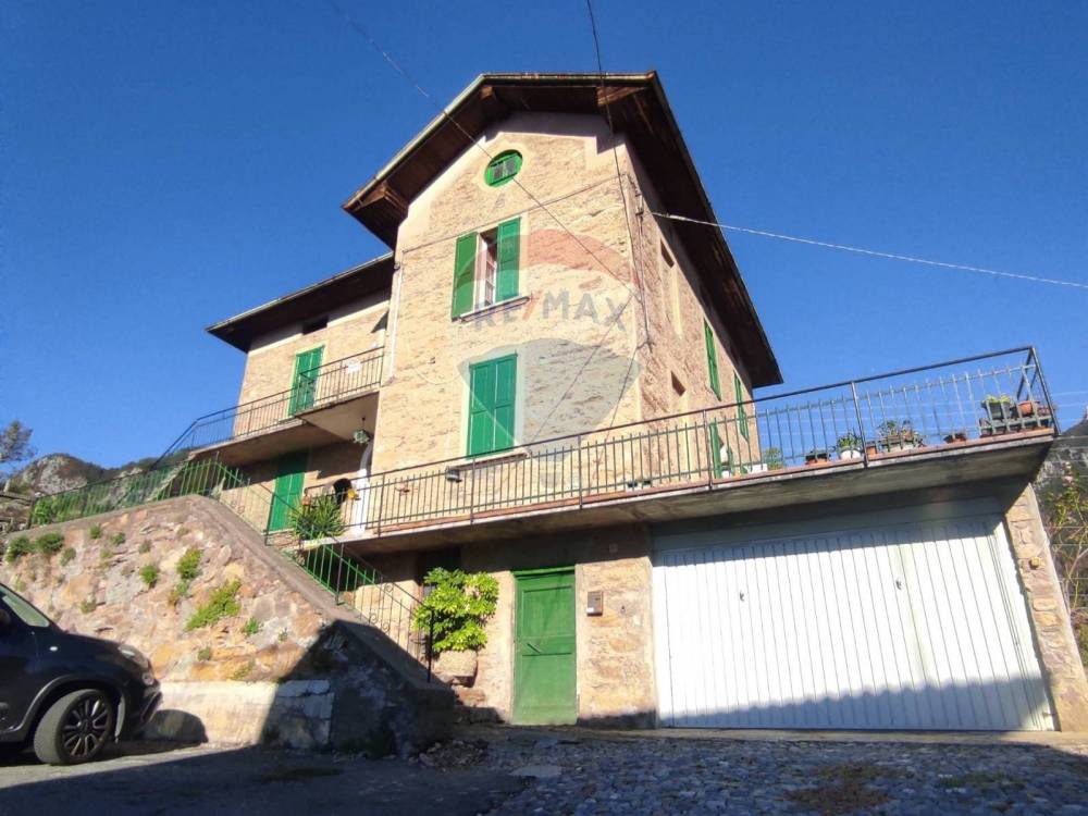 appartamento in vendita ad Adrara San Martino