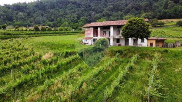 casa indipendente in vendita ad Adrara San Martino