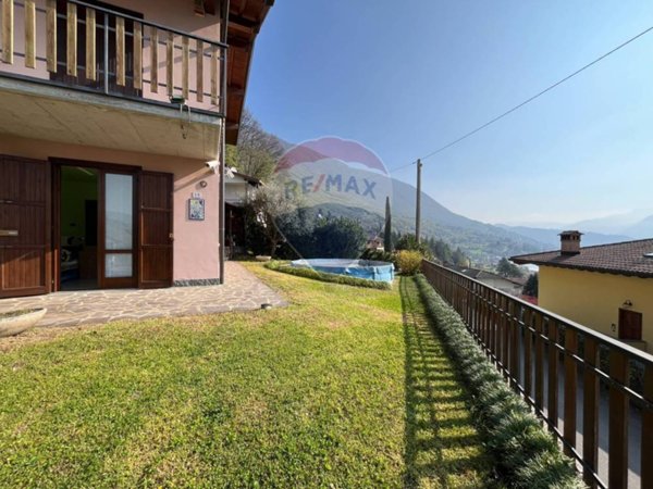 casa indipendente in vendita ad Adrara San Martino