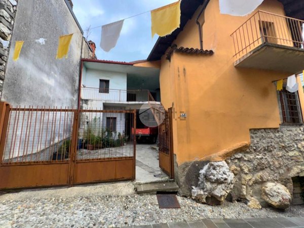 appartamento in vendita ad Adrara San Martino