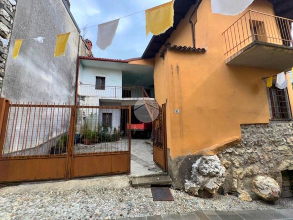 appartamento in vendita ad Adrara San Martino