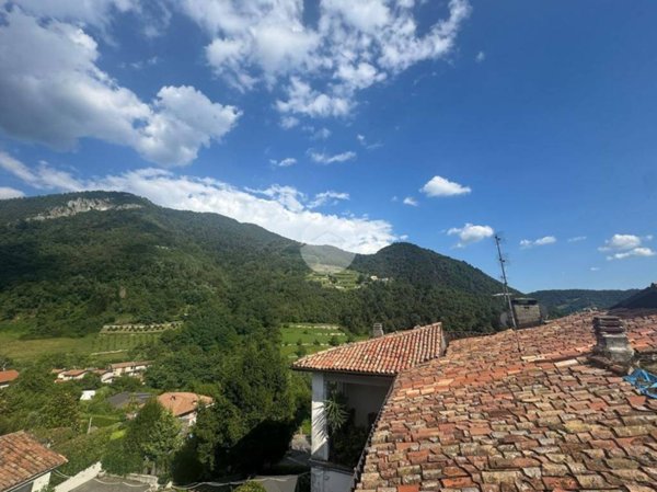 casa indipendente in vendita ad Adrara San Martino
