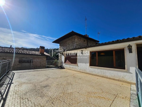 appartamento in vendita ad Adrara San Martino