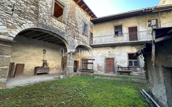 appartamento in vendita ad Adrara San Martino