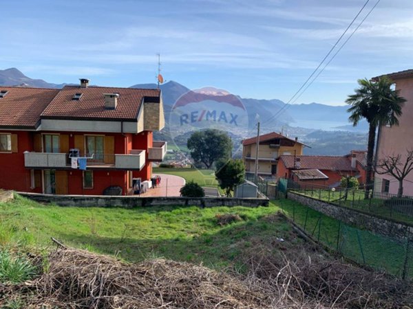 terreno edificabile in vendita ad Adrara San Martino