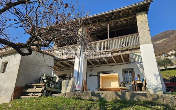 casale in vendita ad Adrara San Martino