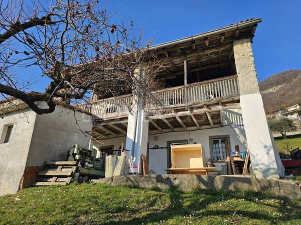 casale in vendita ad Adrara San Martino