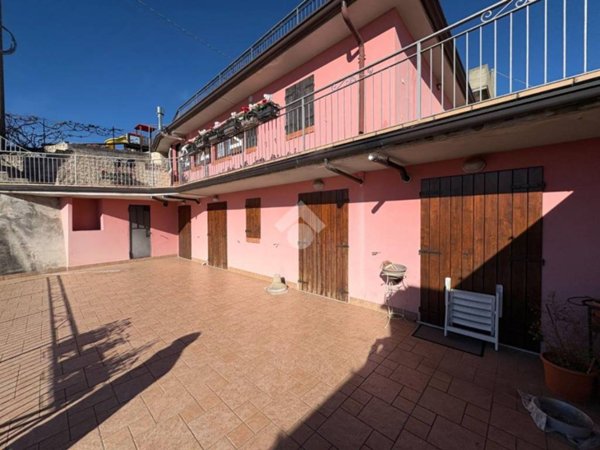 appartamento in vendita ad Adrara San Martino