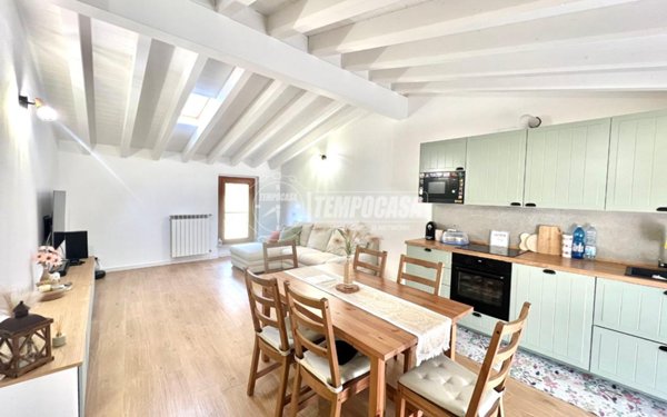 appartamento in vendita ad Adrara San Martino