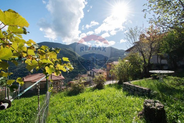 appartamento in vendita ad Adrara San Martino