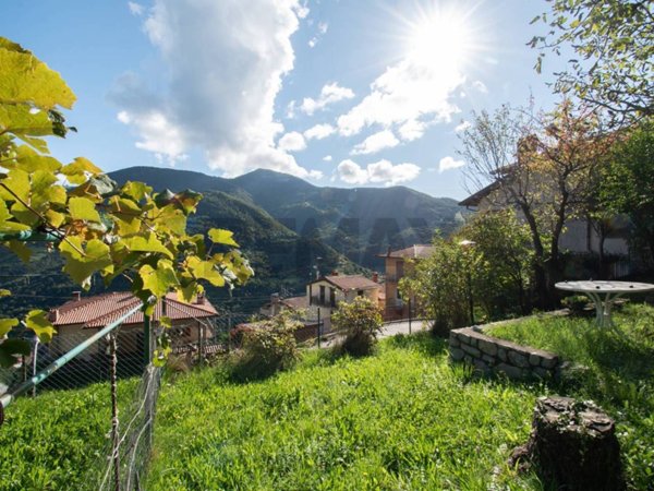 appartamento in vendita ad Adrara San Martino