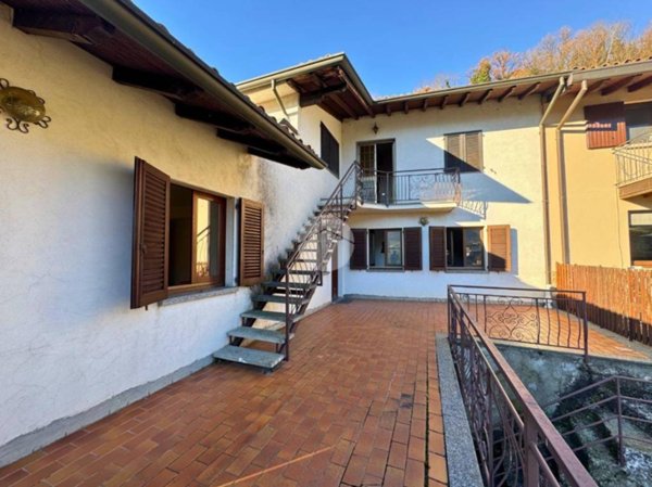 appartamento in vendita ad Adrara San Martino