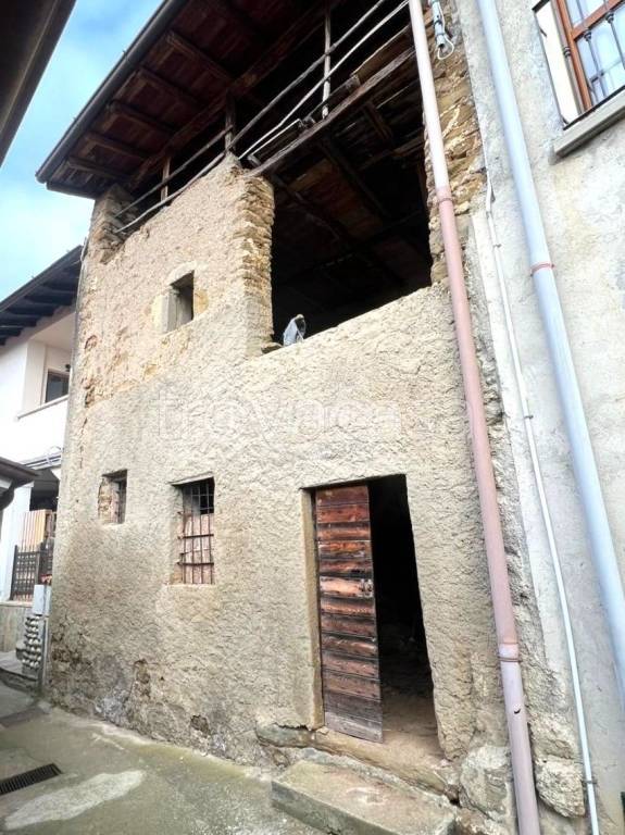 casa indipendente in vendita ad Adrara San Martino