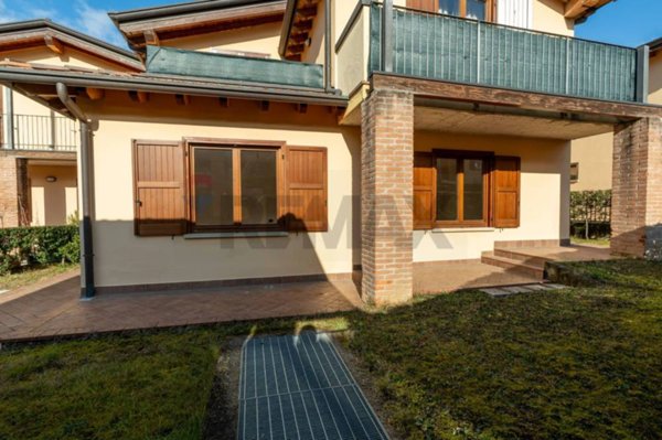 appartamento in vendita ad Adrara San Martino