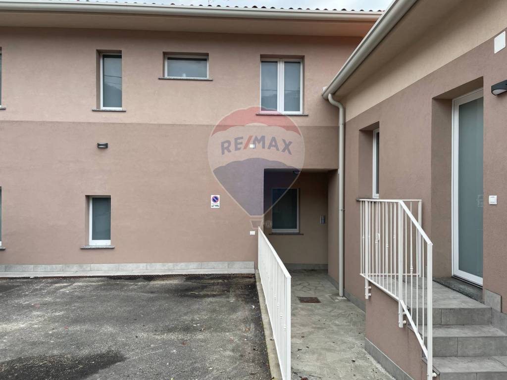 appartamento in vendita ad Adrara San Martino