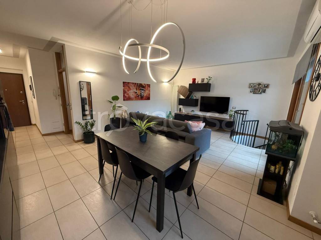 appartamento in vendita ad Adrara San Martino