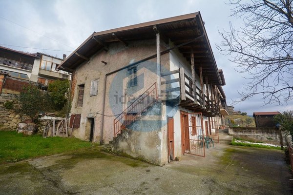 appartamento in vendita ad Adrara San Martino