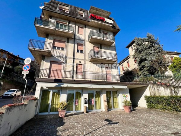 appartamento in vendita ad Adrara San Martino