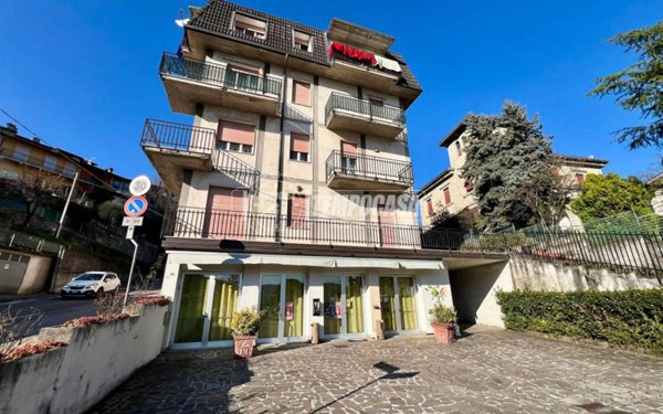 appartamento in vendita ad Adrara San Martino