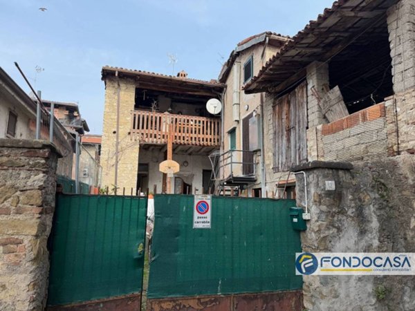 casa indipendente in vendita ad Adrara San Martino