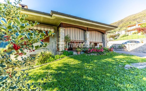 casa indipendente in vendita ad Adrara San Martino