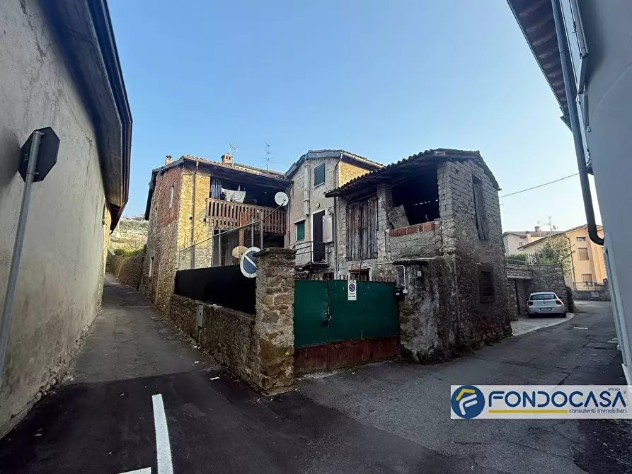 casa indipendente in vendita ad Adrara San Martino