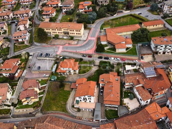 appartamento in vendita ad Adrara San Martino