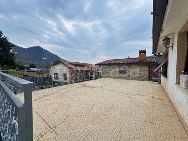 appartamento in vendita ad Adrara San Martino