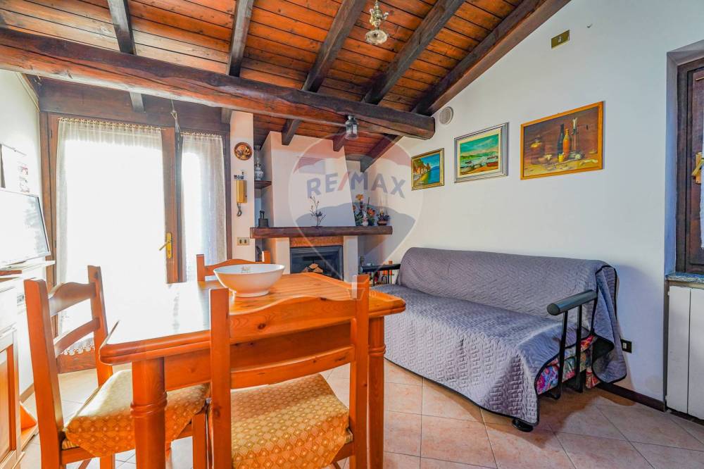 casa indipendente in vendita ad Adrara San Martino