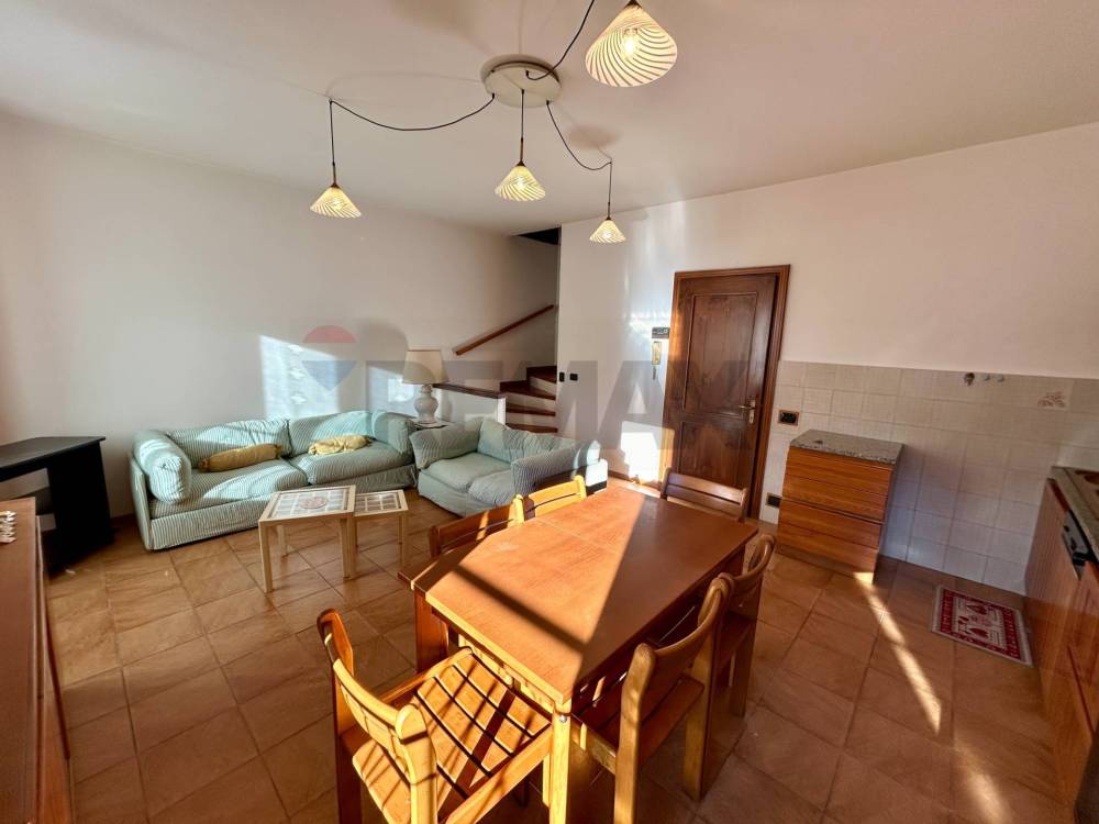 casa indipendente in vendita ad Adrara San Martino