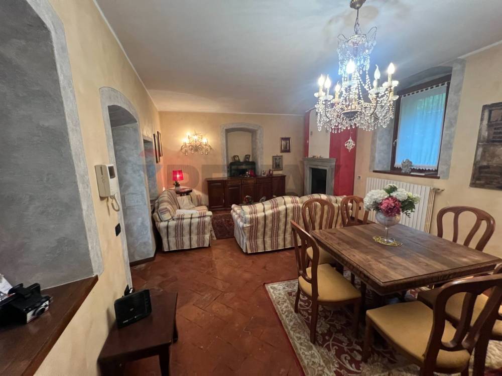 casa indipendente in vendita ad Adrara San Martino