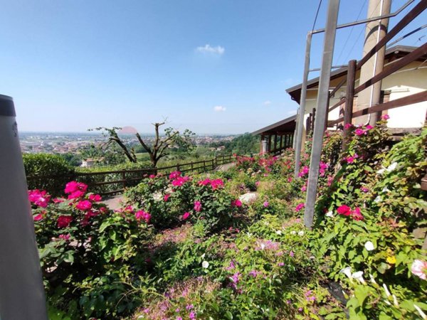 azienda agricola in vendita ad Adrara San Martino