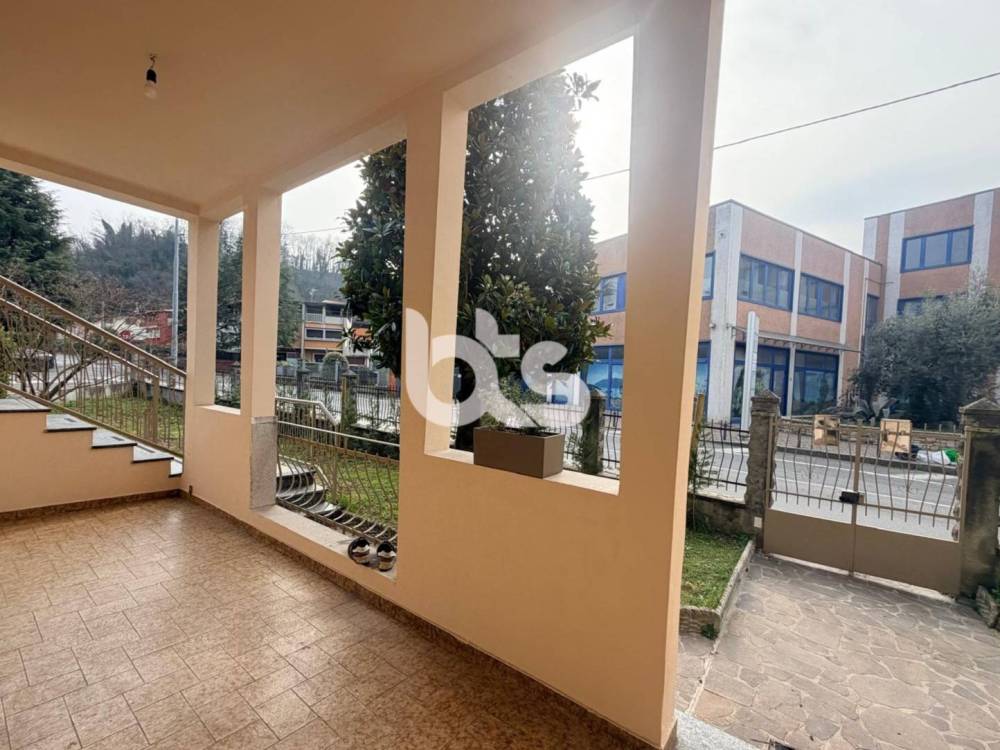 appartamento in vendita ad Adrara San Martino